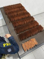 PRF prende Irmãs transportando mais de 2000 munições de fuzil na Via Dutra
