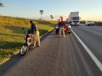 PRF recupera motocicleta furtada na Dutra