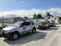 PRF realiza operação com a Receita Federal e aprende veículo estrangeiro ilegal no país