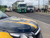 Nossa Senhora do Socorro/SE: PRF atua em manifestação na BR-101