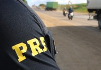 São Cristóvão/SE: PRF flagra homem com drogas na BR-101