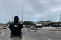 Nossa Sra. do Socorro/SE: PRF flagra motorista inabilitado dirigindo na BR-101