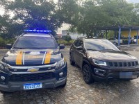 Areia Branca/SE: PRF recupera veículo roubado