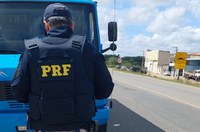 Cristinápolis/SE: PRF flagra quatro caminhões transportando blocos cerâmicos sem documentação fiscal