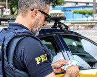 São Cristóvão/SE: PRF flagra motorista dirigindo com CNH suspensa