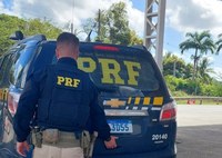 São Cristóvão/SE: PRF recupera carro roubado na Bahia