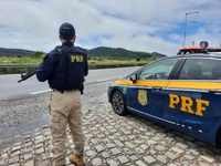 Maruim/SE: PRF flagra motorista transportando mercadoria de maneira irregular