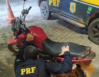 Frei Paulo/SE: PRF recupera na BR-235 motocicleta roubada