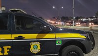São Cristóvão/SE: PRF flagra casal com drogas na BR-101