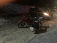 Areia Branca/SE: PRF recupera motocicleta roubada