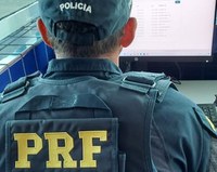 Malhada dos Bois/SE: PRF flagra caminhoneiro dirigindo com CNH suspensa