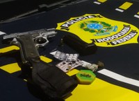 Nossa Sra. do Socorro/SE: PRF detém motorista com arma de fogo e drogas na BR-235