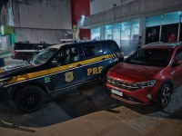 PRF recupera veículo roubado em Aracaju/SE e prende suspeito do crime