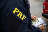 SERGIPE: PRF flagra quatro condutores viajando com CNHs suspensas