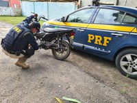 Cristinápolis/SE: PRF detém motociclista alcoolizado e recupera moto adulterada