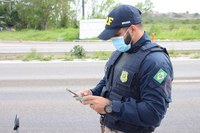 Estância/SE: PRF flagra motociclista trafegando com CNH suspensa