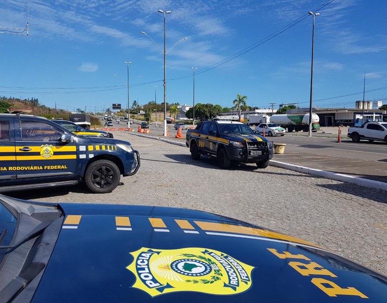 Sergipe: PRF registra dois flagrantes consecutivos de maconha na BR-101