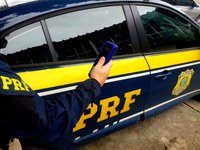 PRF detém duas pessoas alcoolizadas após resistência à prisão