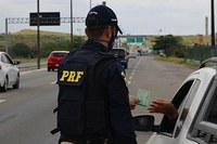 Sergipe: PRF flagra três motoristas conduzindo veículos com CNH suspensa