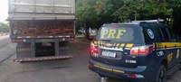 PRF apreende cerca de 46 m³ de madeira sendo transportados irregularmente