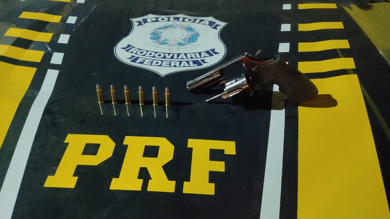 PRF prende homem por porte ilegal de arma de fogo em Guaraí/TOvvv