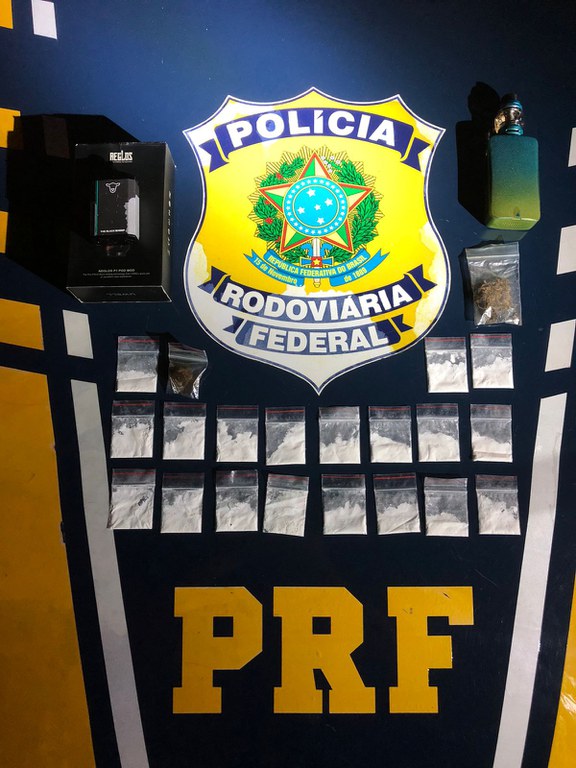 PRF apreende 19 embalagens plásticas contendo cocaína em Araguaína/TO