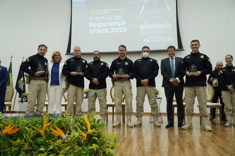 PRF lotado no Tocantins recebe Prêmio Destaque de Segurança Viária
