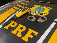 PRF prende homem por dirigir embriagado no município de Araguaína/TO