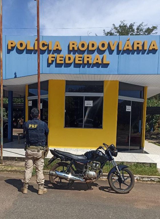 PRF apreende moto adulterada no bagageiro de um ônibus rodoviário em Paraíso do Tocantins/TO