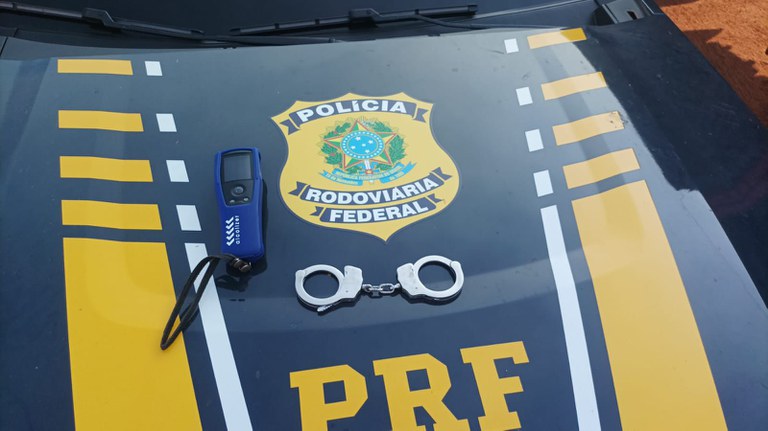 PRF prende dois motoristas por embriaguez no Tocantins