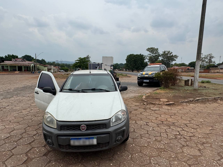 PRF apreende caminhonete adulterada em Wanderlândia/TO