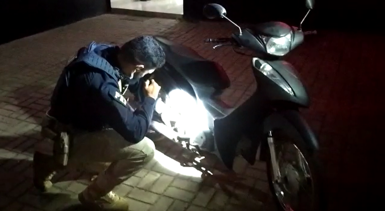 PRF recupera motocicleta com registro de furto