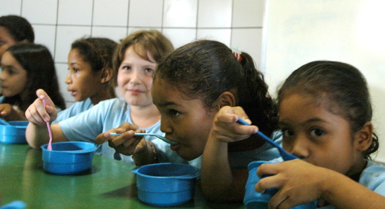 Merenda escolar será distribuída para pais e responsáveis de alunos da Educação Básica