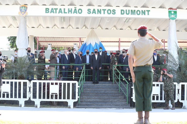 Brigada de Infantaria Paraquedista forma 749 militares