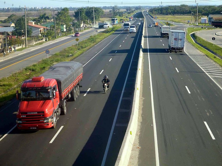 Governo assina contrato para concessão de rodovia em Santa Catarina