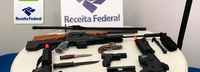 Alfândega da Receita Federal no Porto de Suape/PE apreende armas escondidas em bagagens