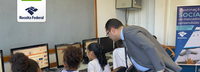 Receita Federal e Marinha entregam computadores para escola municipal no Rio de Janeiro