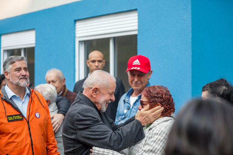 Presidente Lula em entrega de moradias