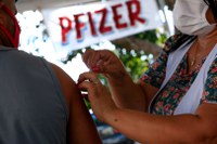 Brasil recebe mais 1 milhão de doses da Pfizer nesta quinta (19)