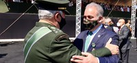 Ministro da Saúde recebe condecoração do Exército Brasileiro