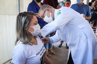 Ministério da Saúde envia vacinas Covid-19 para atender 100% dos grupos prioritários