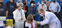 Ministro Queiroga vacina moradora de Botucatu (SP) em pesquisa inédita apoiada pelo Governo Federal