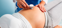 Testes rápidos e exames durante a gestação promovem a saúde da mulher e protegem o bebê