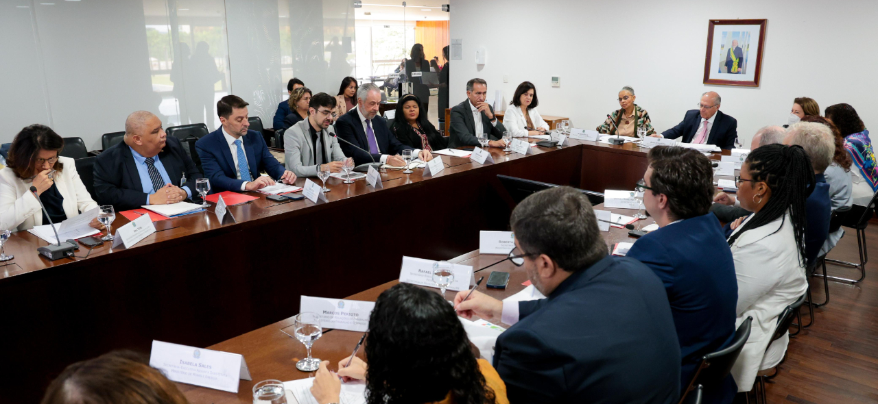 No encontro no Palácio do Planalto, a ministra Nísia Trindade destacou os impactos das mudanças climáticas na saúde pública e as ações do Brasil para mitigar essas consequências