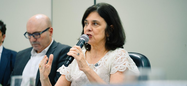 ministra na unicamp.jpg