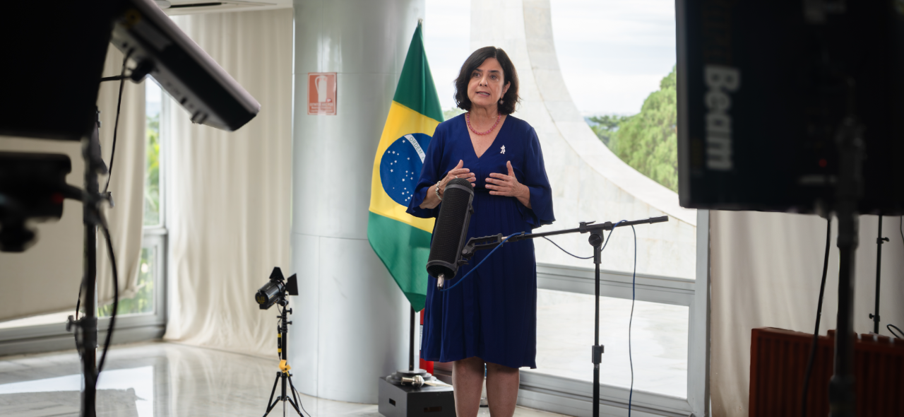 Em pronunciamento nacional, Ministra N\u00edsia Trindade convoca popula\u00e7\u00e3o ...