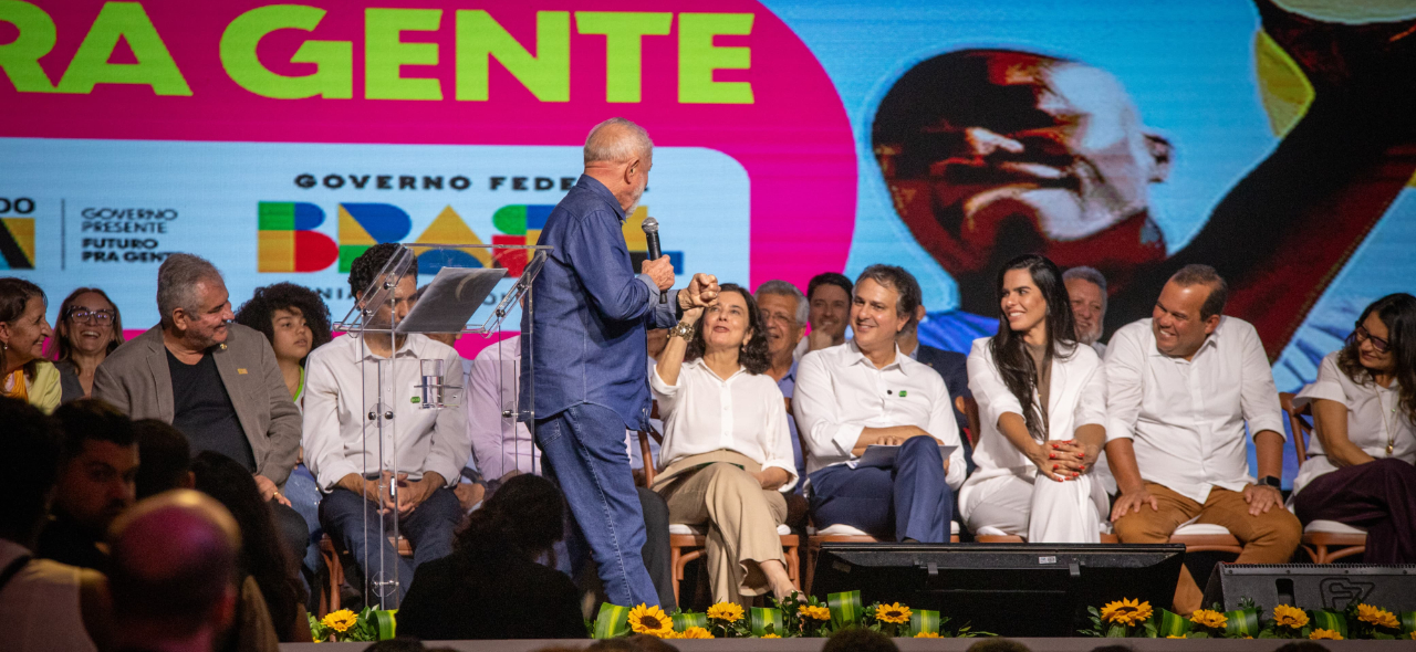 Presidente Lula e ministra Nísia Trindade anunciaram, nesta segunda-feira (1º), em agenda na Bahia, novo edital com 3,1 mil vagas para regiões definidas como prioritárias. Entenda as novas regras