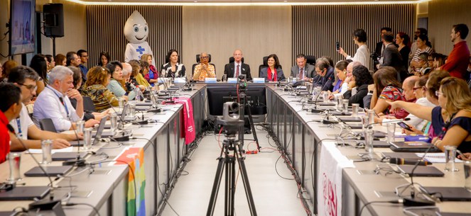 inauguração mesa plenário.jpg