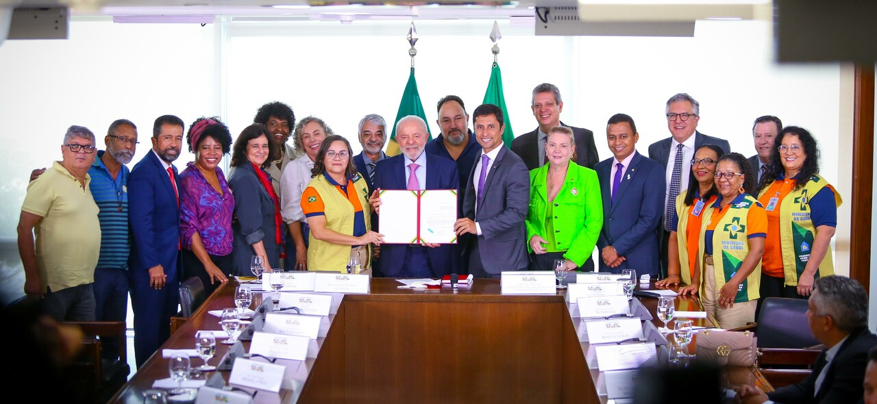 “É um reconhecimento pela vacinação, pelo controle de endemias e, sobretudo, pelo compromisso em construir um SUS mais inclusivo e efetivo”, afirmou a ministra Nísia Trindade, na cerimônia