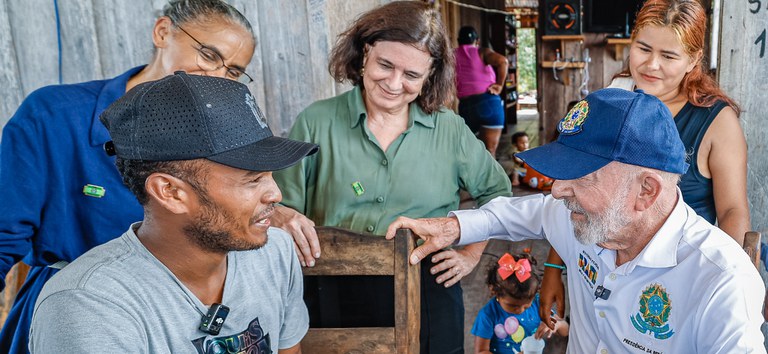 visita Lula e ministras no amazonas.jpg